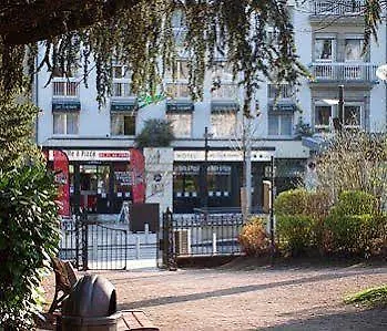 Square Hotel