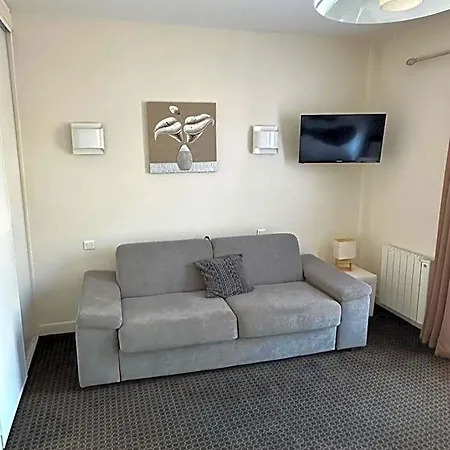 Square Hotel 2*