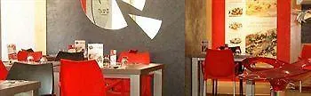 Hotel Square 2*